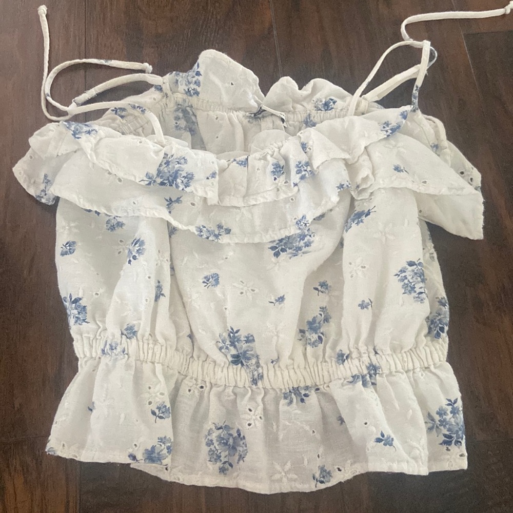 American Eagle top